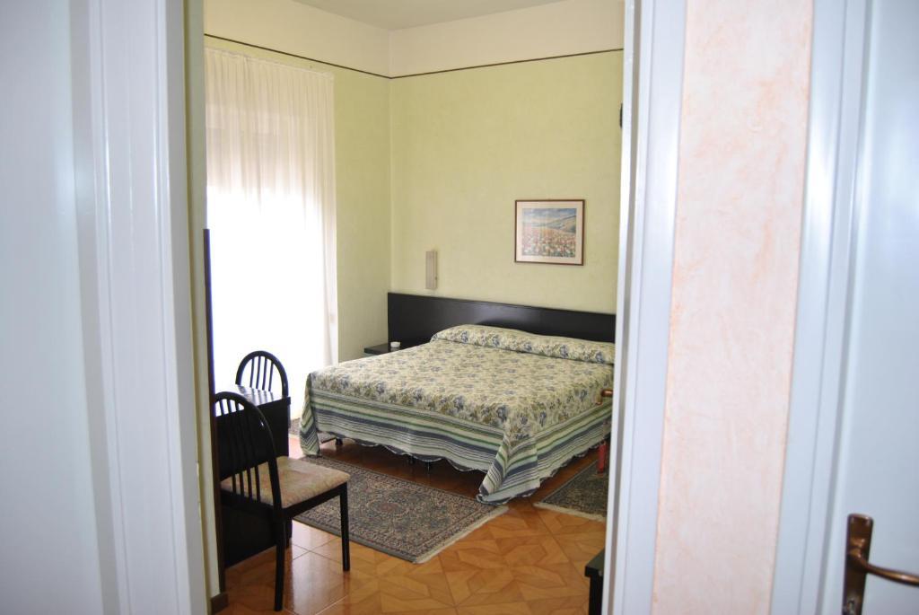 Hotel Villa Mon Toc Stresa Quarto foto