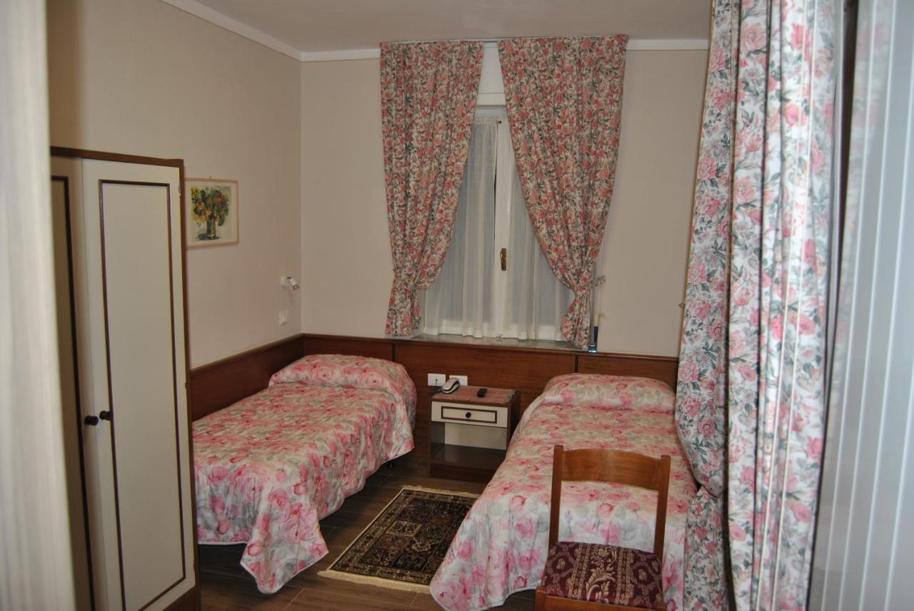Hotel Villa Mon Toc Stresa Exterior foto